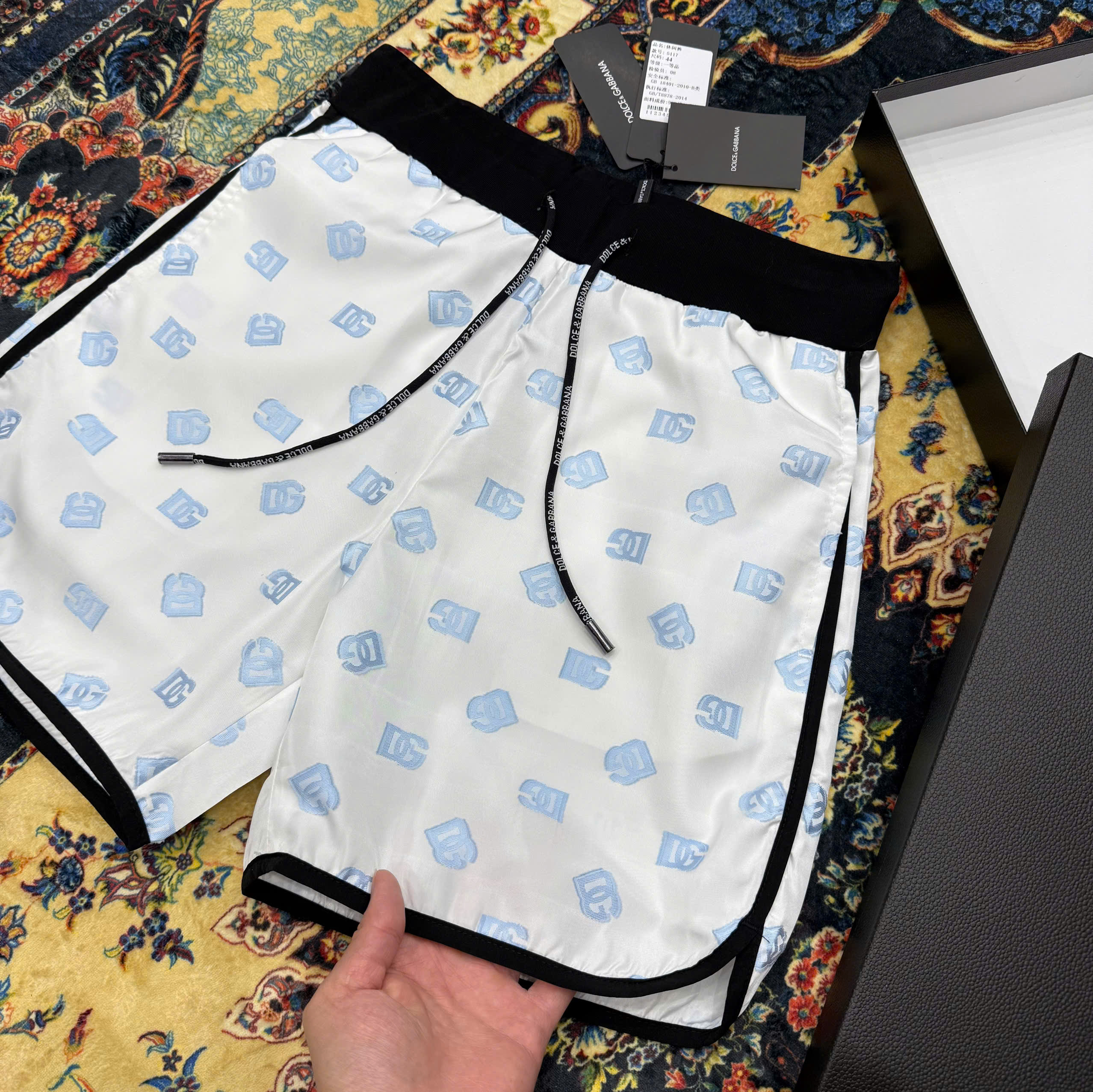 Quần short gió Dolce Gabbana DG họa tiết logo DG full Like Auth 1-1 on web CD